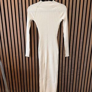 *SOLD* Aritzia Wilfred Cream Long Sleeve Ribbed Dress